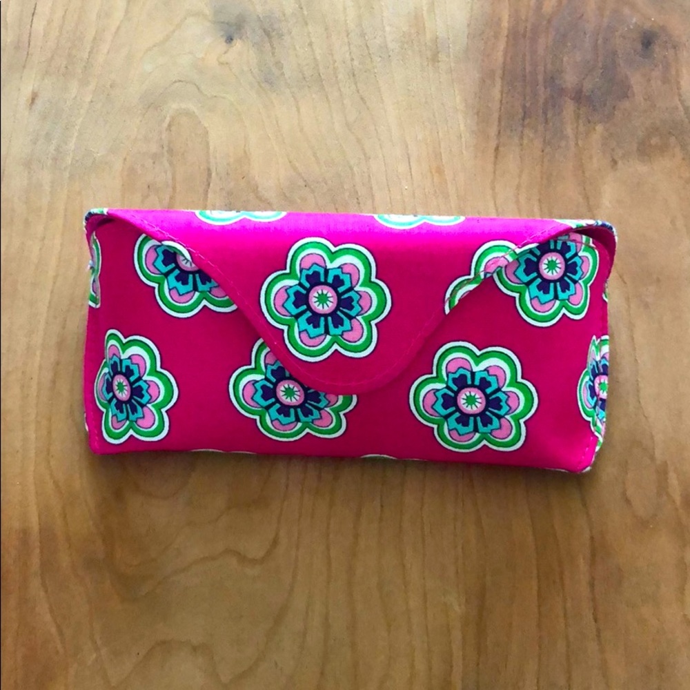 Vera Bradley eyeglass case pink swirls flowers